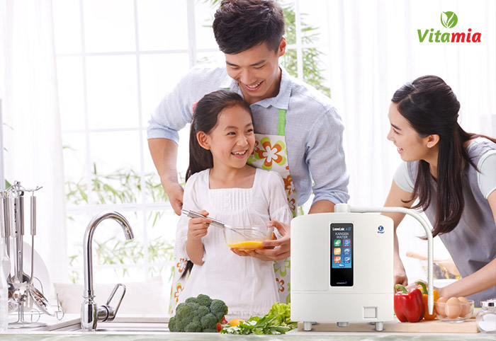 Nước ion kiềm từ máy Kangen K8 dùng để nấu ăn, pha chế.